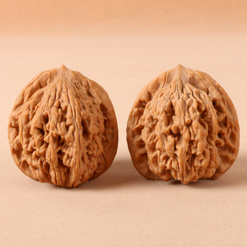 Art Craft Lion - Natural Wenwan Walnut Hand Massage Balls